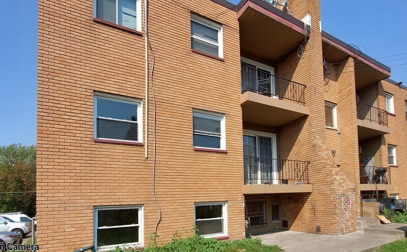 Photo - 910 Forest St N