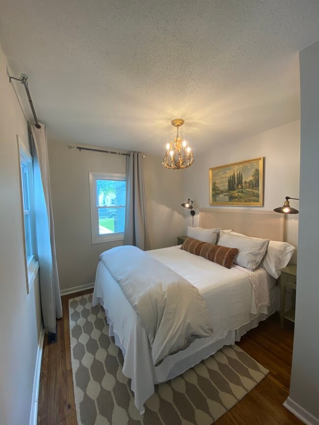 Photo - 115 9th St NE