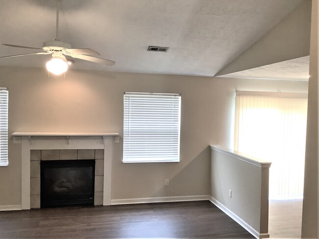 Photo - 930 W Jameson Ct