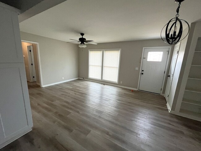 Photo - Great 2 Bed 1 Bath Home in South Nashville with Bonus 3rd Room or Office!