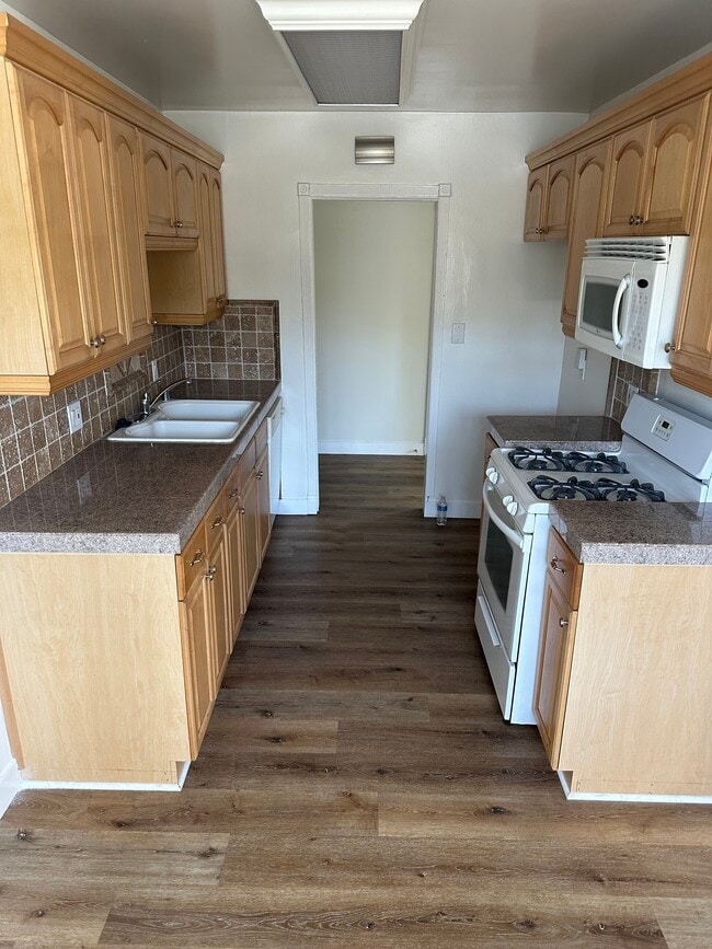 Photo - 7819 Talbert St