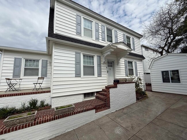 Building Photo - 119 N Clermont Ave Rental