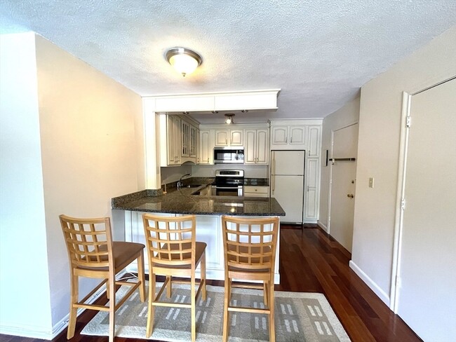 Photo - 1323 Worcester Rd Unidad H8