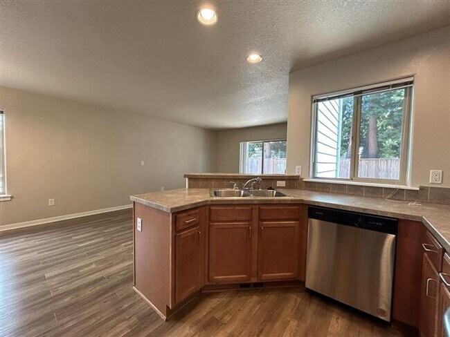 Photo - Move-In Ready! 3 Beds 2.5 Baths Townhome with Stainless Steel Appliances, W/D Hookups, and Gas Fo...