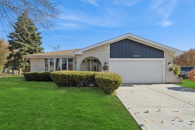 Building Photo - 9S525 Allison Ct