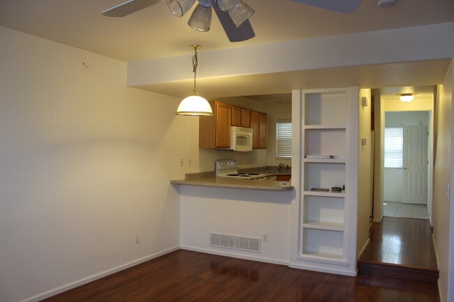 Photo - 2930 W Stuart St