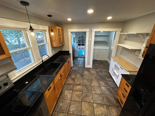 Photo - 4303 N 10th St