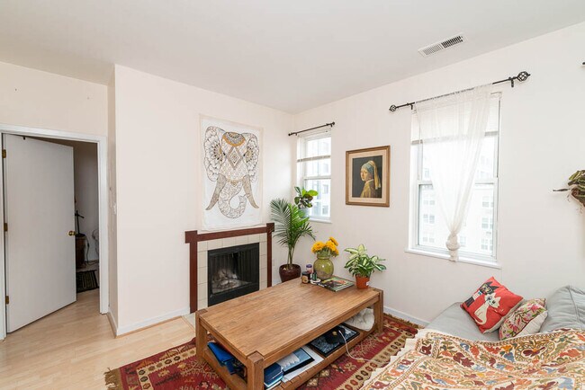 Photo - 2114 N St NW Unit 45