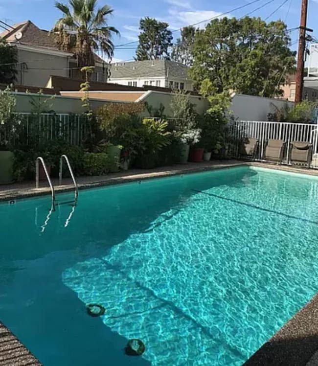 Building Photo - 7205 Fountain Ave