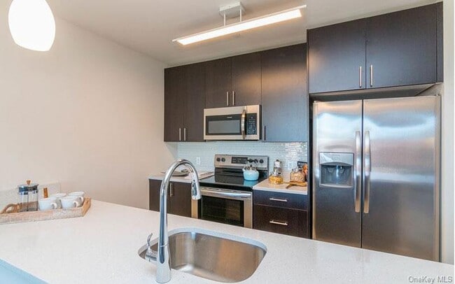 Building Photo - 1 Dekalb Ave Unit 213