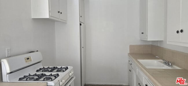 Photo - 2630 S La Salle Ave Unidad 5