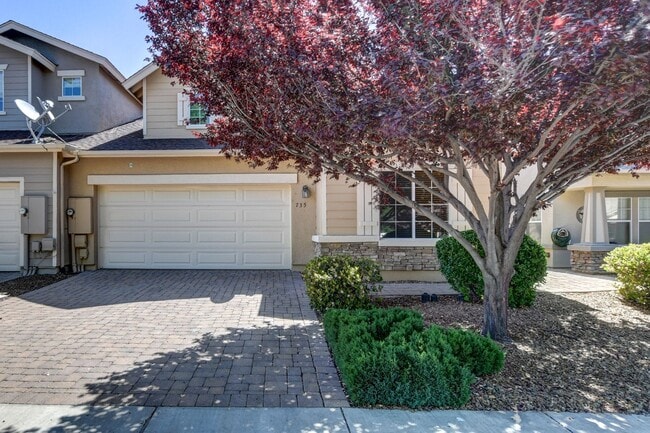 Beautiful 2 bed + den, 2 bath townhome in ... - Beautiful 2 bed + den, 2 bath townhome in ...