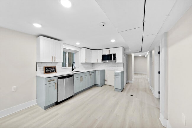 Photo - 3236 W Eastwood Ave Unit G