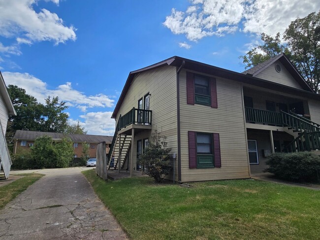 6207 Friar Tuck Dr NW Unit 6207-C