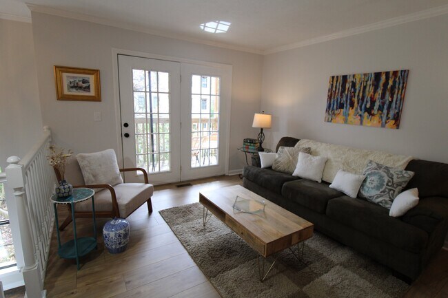 Building Photo - 515 Chesterfield Ave