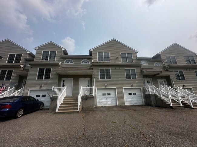 Photo - 44 Taft Pointe Unit 8