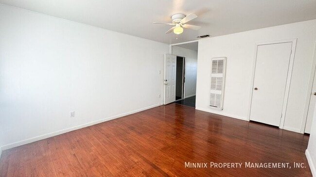 Photo - 4506 47th St