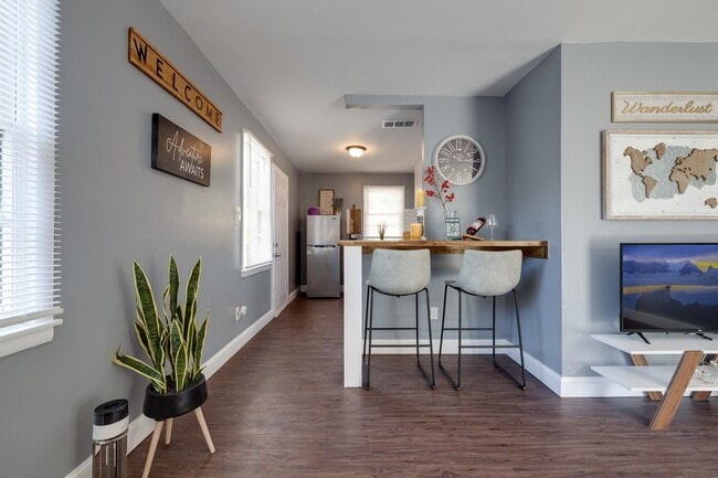 Photo - 1050 N PARKWAY Ave
