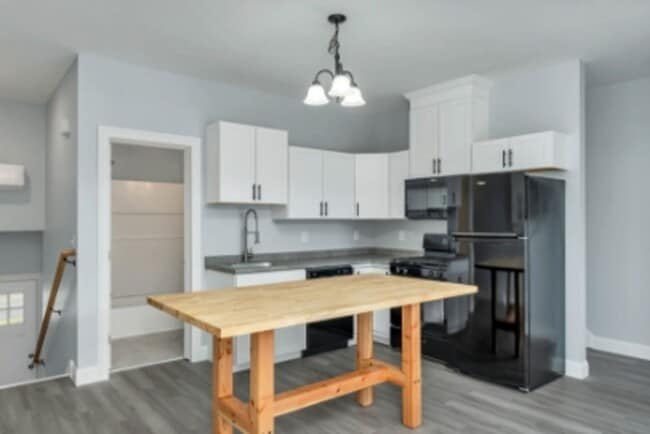 Building Photo - 65 Main St Unit 65-2 Main