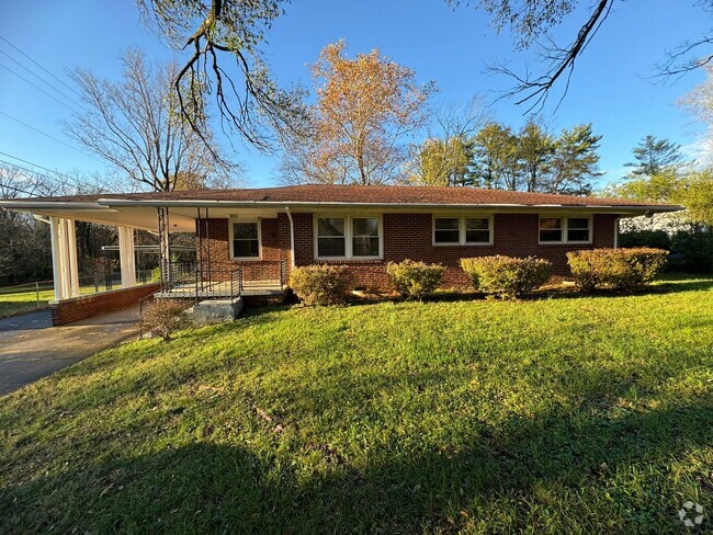 Building Photo - Single Family Home in Clarksville