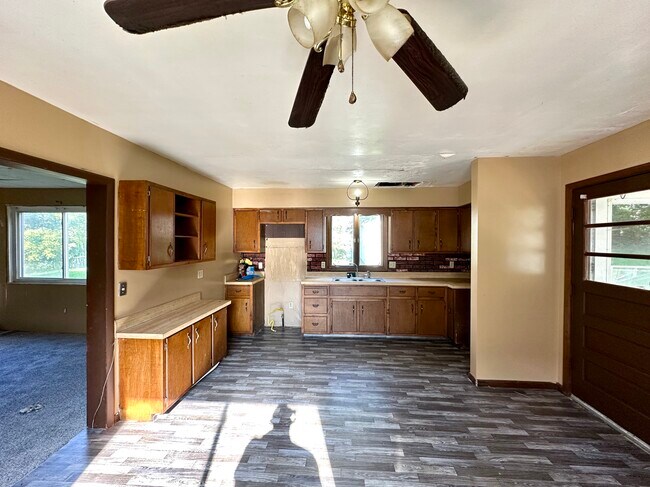 Photo - 105 W Terrace Ave