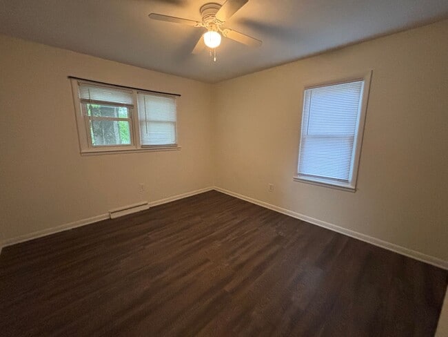 Photo - 1010 Larkin Dr