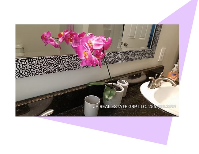 Photo - 713 4th Ave SE