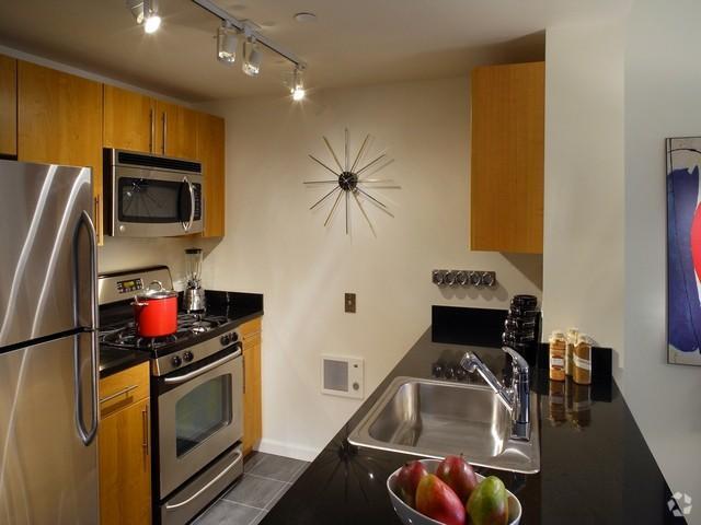 Building Photo - 1 bedroom in Queens NY 11109 Unit 1515 Rental