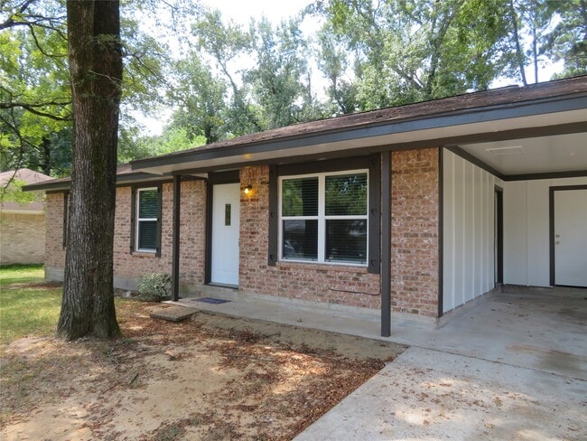 109 Laurie Ln