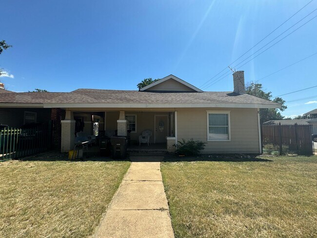 Building Photo - 3302-3302 Avenue H Unit 3300 Avenue H Rental
