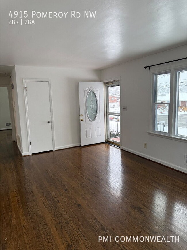 Photo - 4915 Pomeroy Rd NW