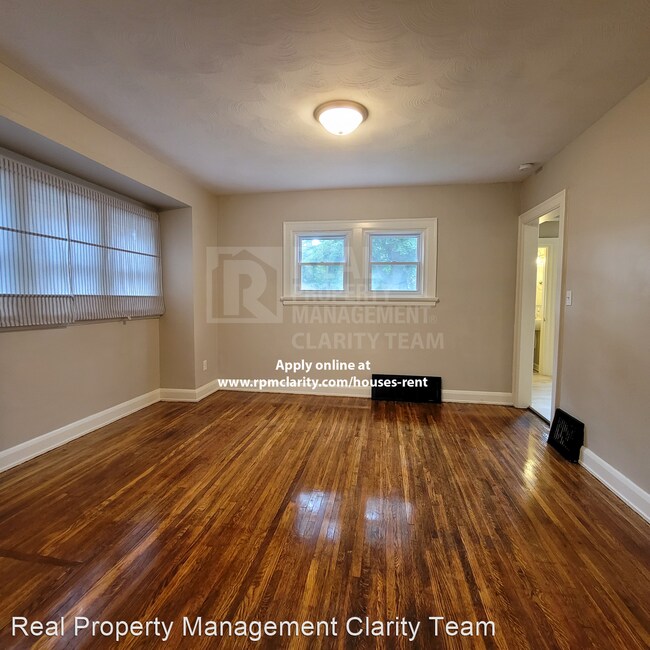 Photo - 3 br, 1.5 bath House - 2041 Perth St