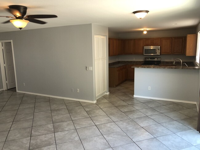 Photo - 11818 W Sunnyside Dr