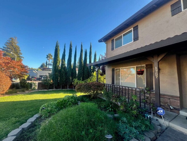 Photo - MOVE IN SPECIAL! ! Beautiful 3 bedroom 3 b...