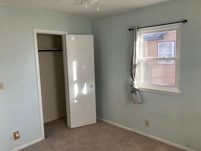 Photo - 2402 Spruce Dr