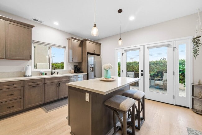 Photo - 5051 Savannah St