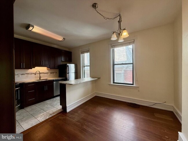 Photo - 1610 N Broom St Unit 2