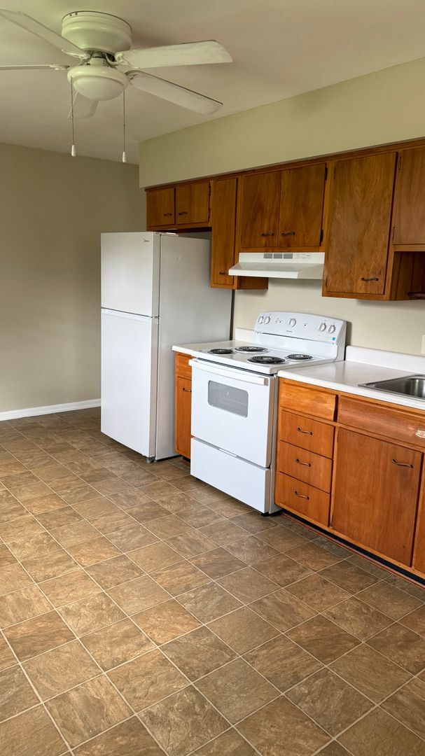 Photo - HALF DUPLEX W/ GARAGE MADISON SCHOOLS!