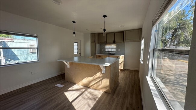 Photo - 510 N Shirley St