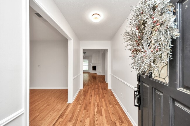 Photo - 1319 Forsythe Ln