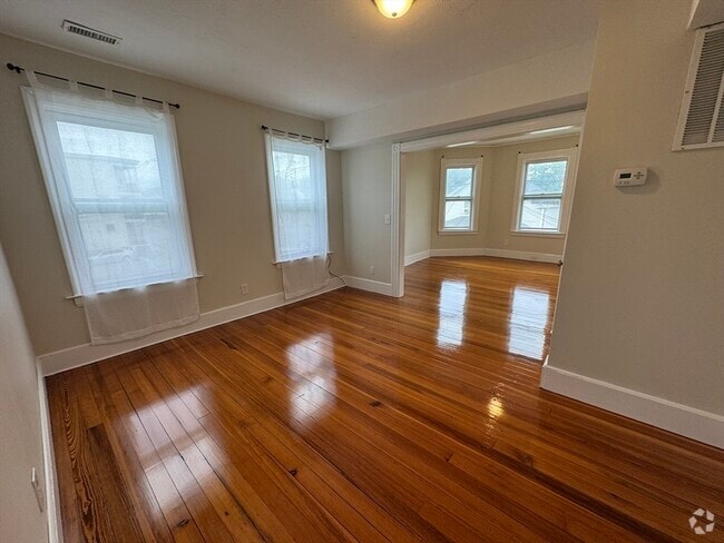 Building Photo - 72 Forest St Unit 2 Rental