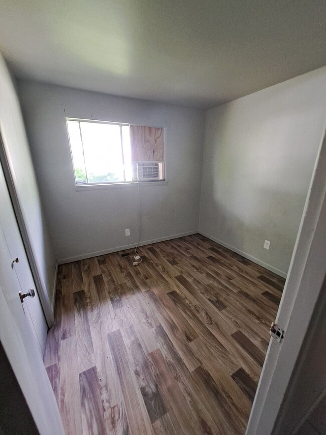 Photo - "3-Bedroom Quiet Neighborhood !"