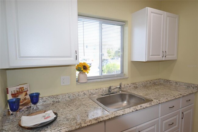 Photo - 2003 Greenbriar Blvd Condo Unit 3