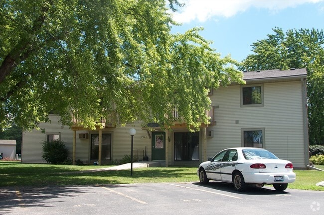 Photo - Cedar Creek Apartments