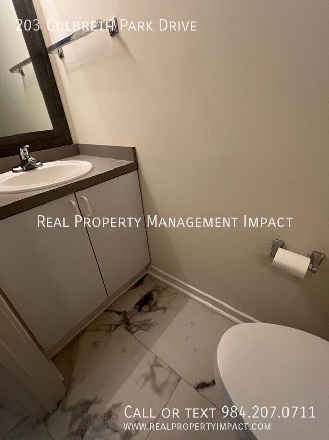 Photo - 203 Culbreth Park Dr