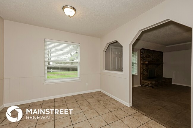 Photo - 2025 Schumac Ln