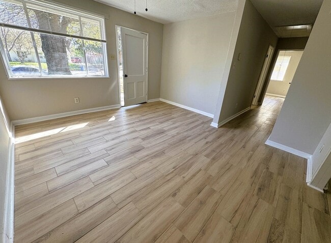 Photo - 961 N Perkins Rd