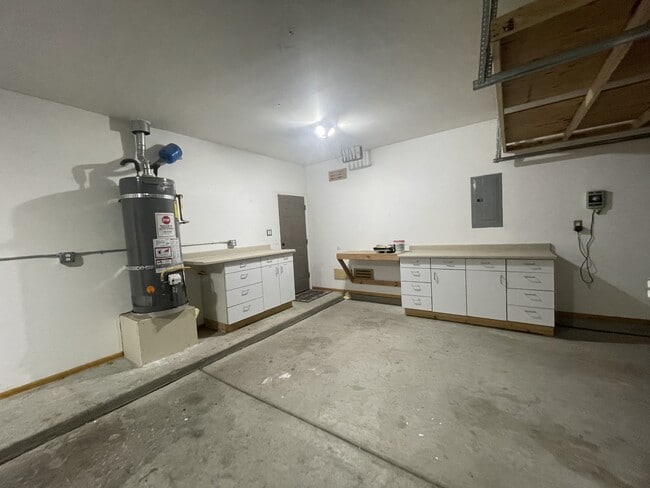Photo - 2401 Falesco Rd SE