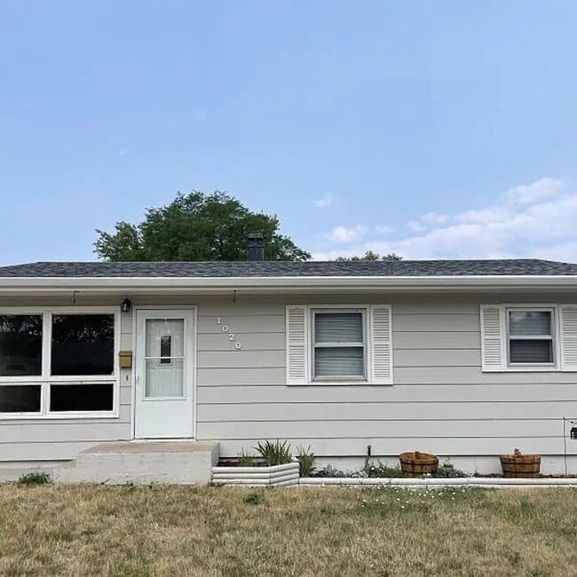 Building Photo - House for Rent!