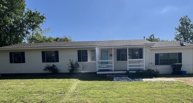 Building Photo - 808 N Wolfe Ln